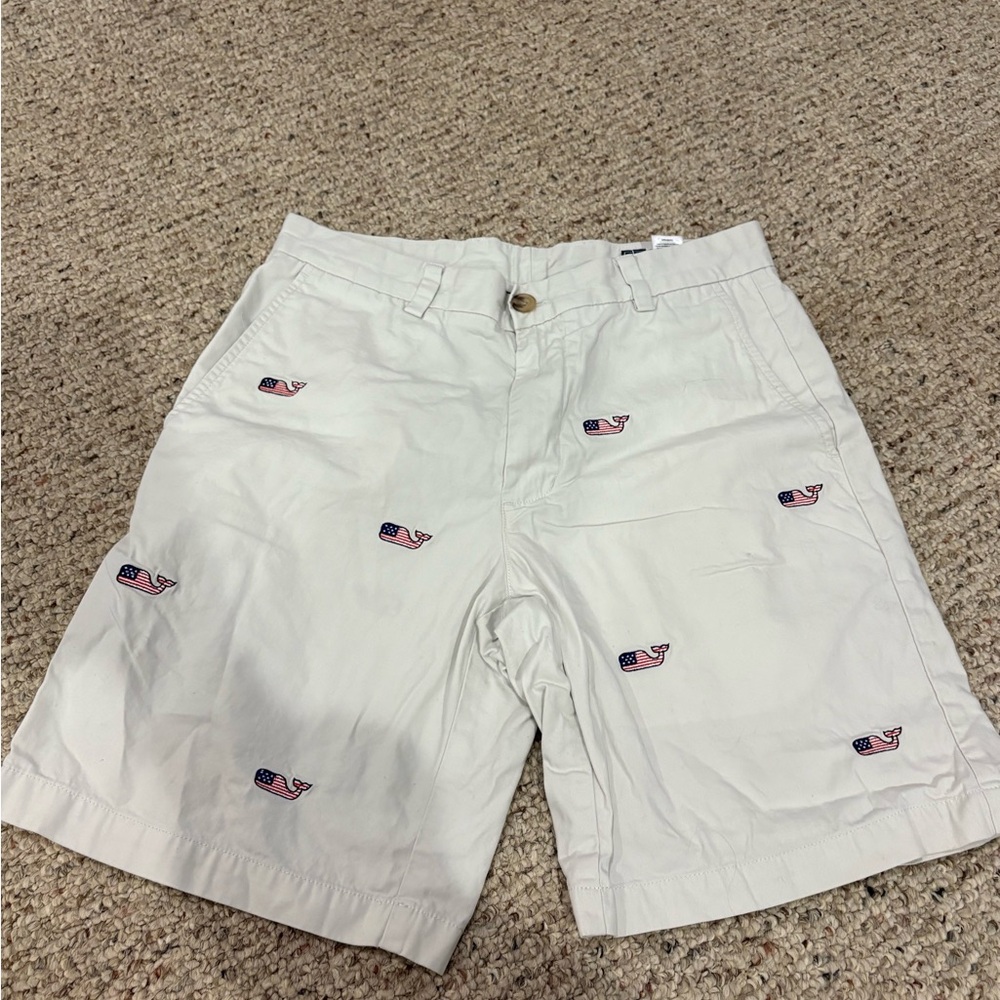 Vineyard Vines White Shorts with Embroidered USA Whales